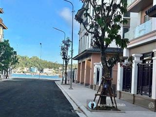 Bán nhà cách biển trần phú 30m, trong khu khép kđt kín vinhomes pearl bay nha trang