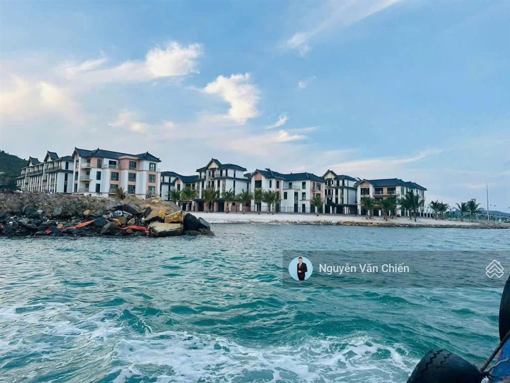 Bán nhà cách biển trần phú 30m, trong khu khép kđt kín vinhomes pearl bay nha trang