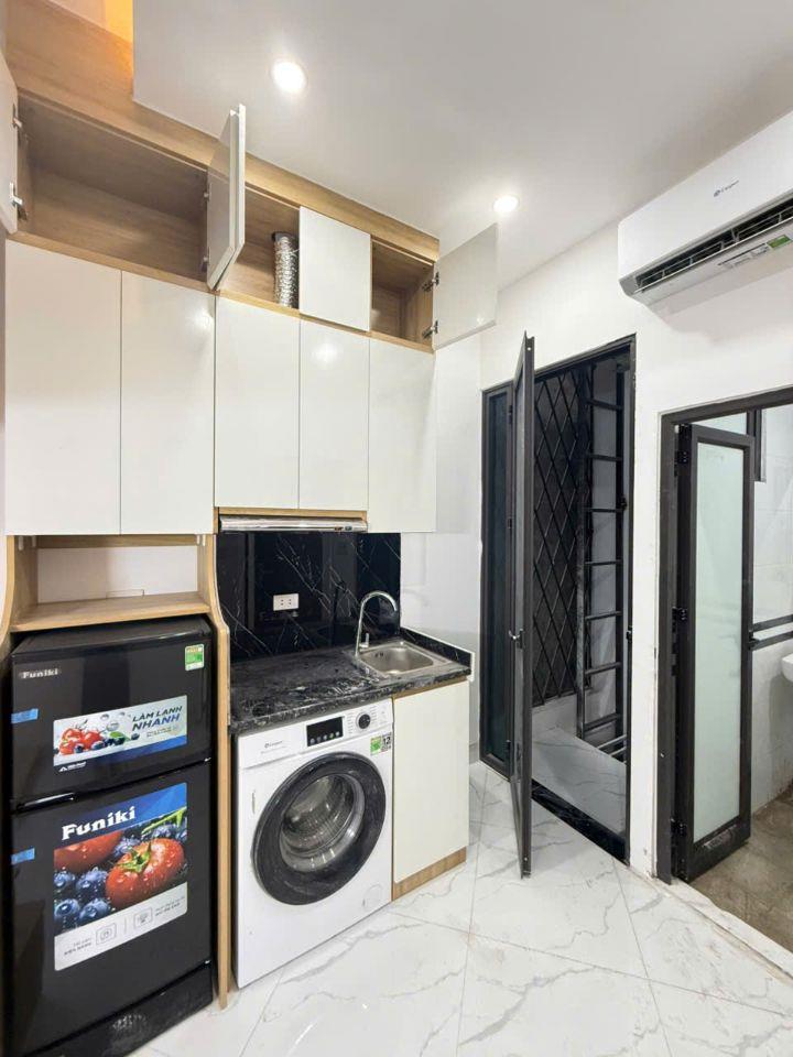 Cho Thuê CCMN 14 Chính Kính Thanh Xuân 30m2 Gác Xép + Giường Cửa Sổ Ban Công Giặt Riêng Thang Máy
