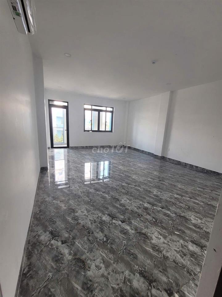 TÒA NHÀ ĐƯỜNG GÒ DẦU 7X25M , 5 LẦU