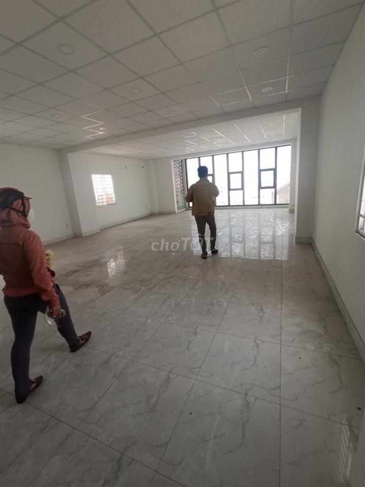 TÒA NHÀ ĐƯỜNG LÊ TRỌNG TẤN 10X30M , 5 TẦNG