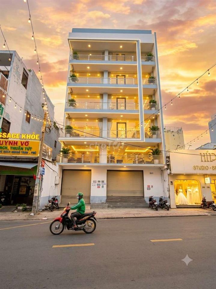 TOÀ NHÀ VƯỜN LÀI 12X20M 