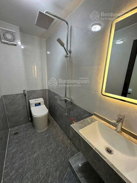 Siêu hiếm! bán nhà làng tó 40m2 xây 5 tầng oto ,mặt ngõ giá 5ty