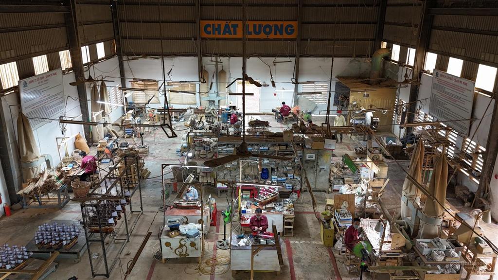 Bán nhà xưởng sản xuất  đầy đủ cơ sở hạ tầng  sổ đỏ chính chủ phú túc, định quán  đồng nai