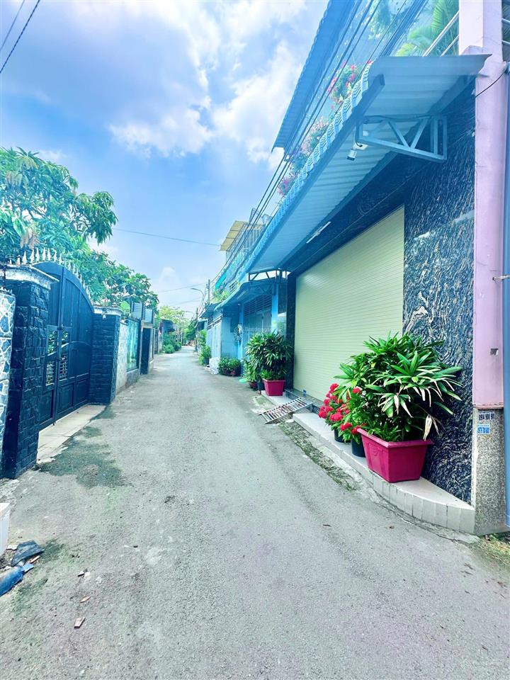Đất 4x20m ngay trung tâm chợ hóc môn, sát bên trường học lý thường kiệt, xd hoàn công ngay