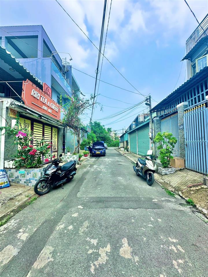Nhà sát mặt tiền tô ký dt 5x16,5m trệt lầu đẹp rẻ đường nhựa 7m, nới đáng sống của hóc môn