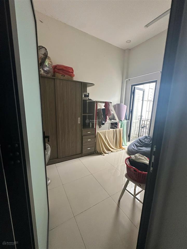 Nhà sát mặt tiền tô ký dt 5x16,5m trệt lầu đẹp rẻ đường nhựa 7m, nới đáng sống của hóc môn