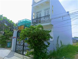 Nhà sát bên ủy ban xã tân xuân cũ, đường 5m thông, kiên cố đẹp, 3pn, giá hiếm chỉ 4,55tỷ