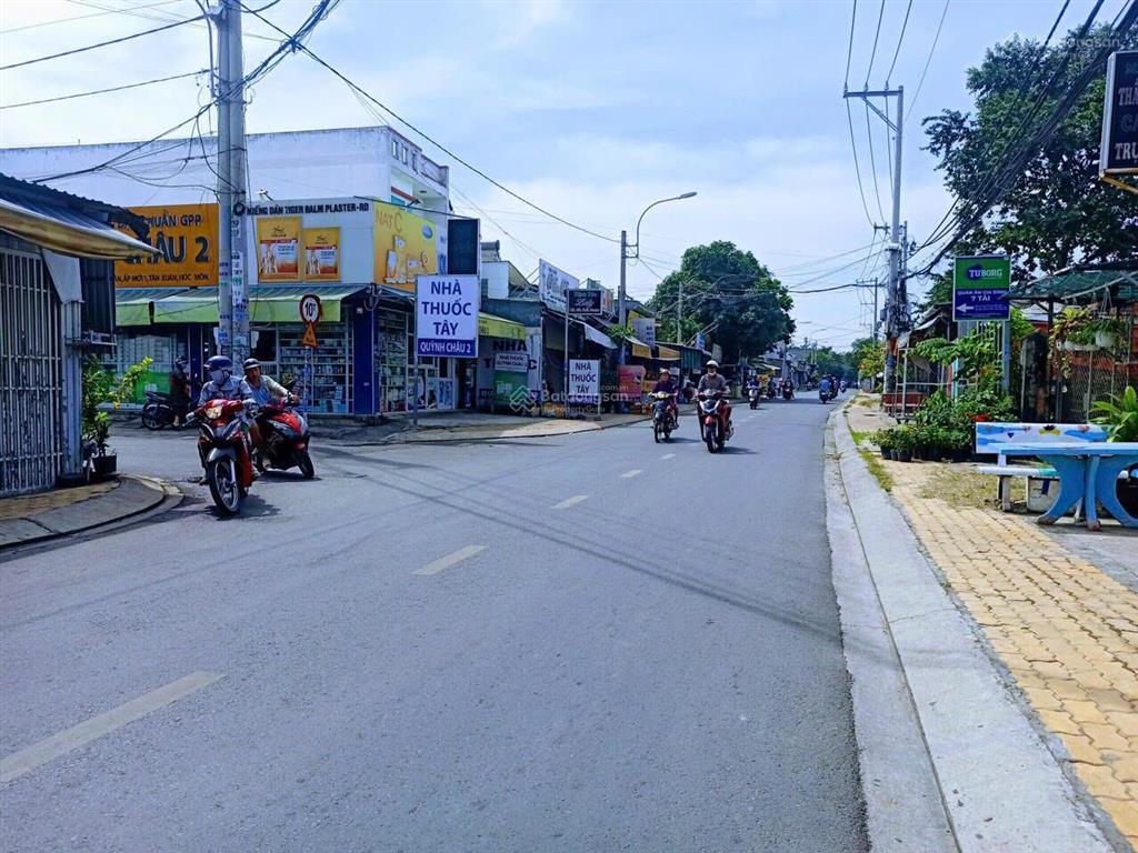 Nhà mặt tiền nguyễn thị thử, dt 5x42m, tổng 220m2. buôn bán sầm uất, gần cv sinh thái hóc môn