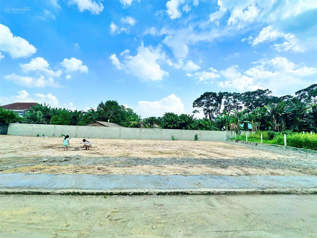 Đất 1/ nhựa tân hiệp 18, dt 5x20m, gần chợ hóc môn, mới tách cực đẹp, sạch sẽ không mồ mả