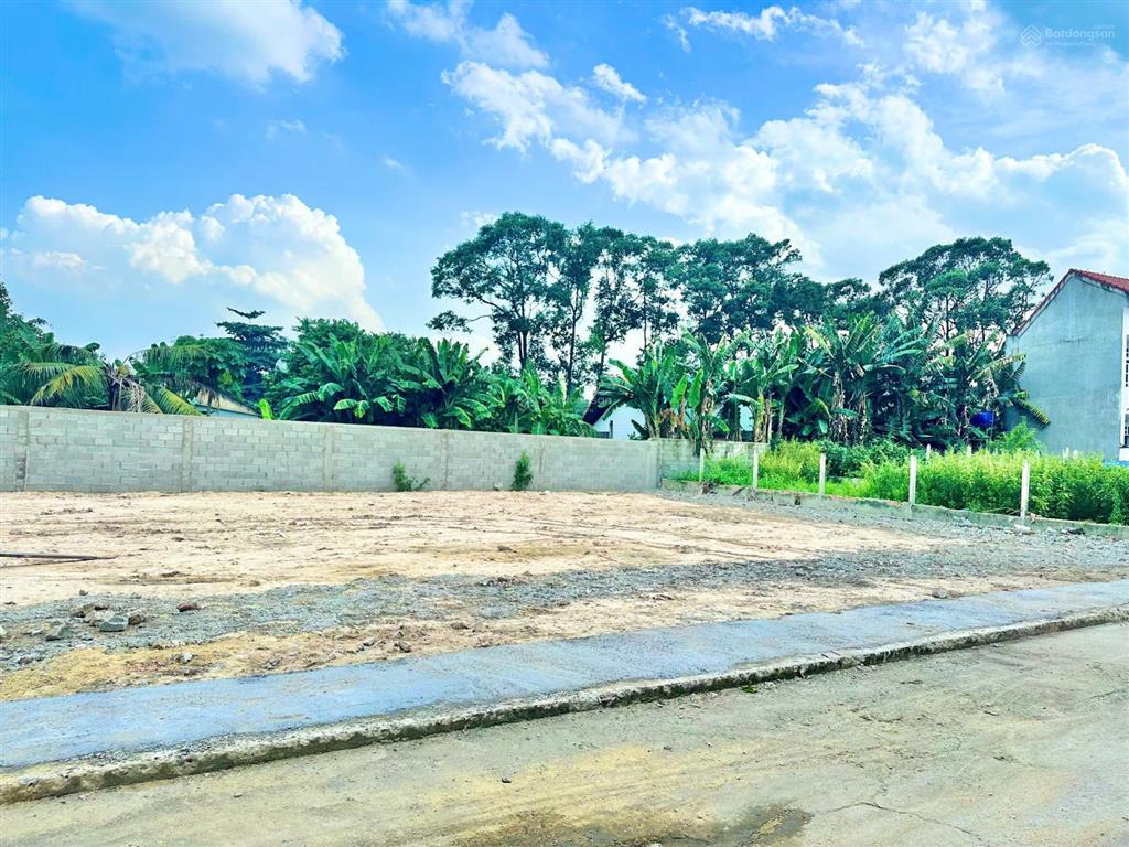 Đất 1/ nhựa tân hiệp 18, dt 5x20m, gần chợ hóc môn, mới tách cực đẹp, sạch sẽ không mồ mả