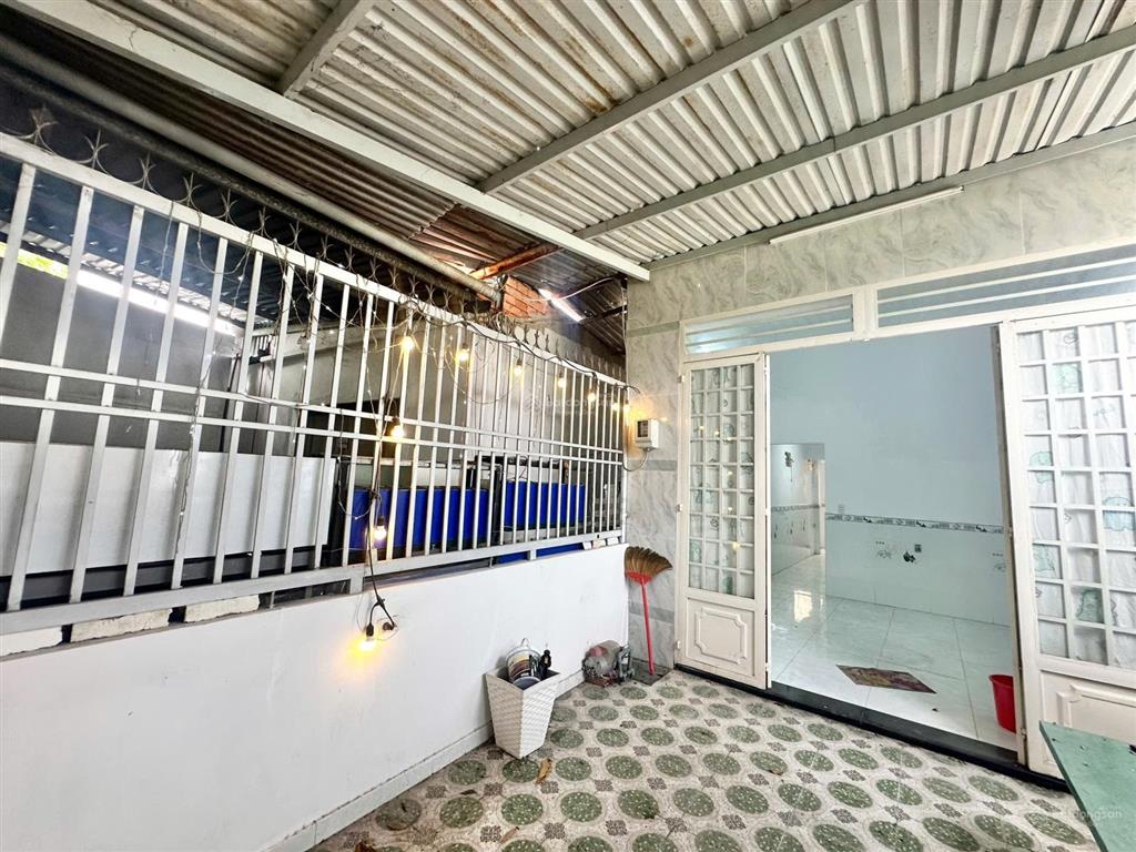 Tân xuân còn sót căn nhà shr 2,75 tỷ dt 4x14m nhà cấp 4. hẻm xe hơi vào được gần tô ký