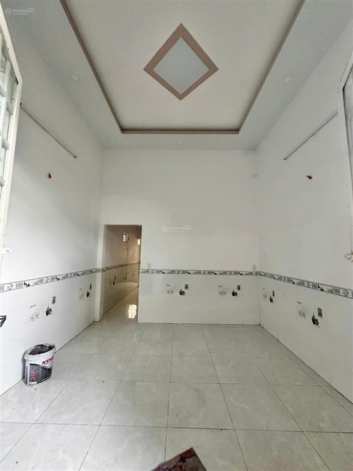 Tân xuân còn sót căn nhà shr 2,75 tỷ dt 4x14m nhà cấp 4. hẻm xe hơi vào được gần tô ký