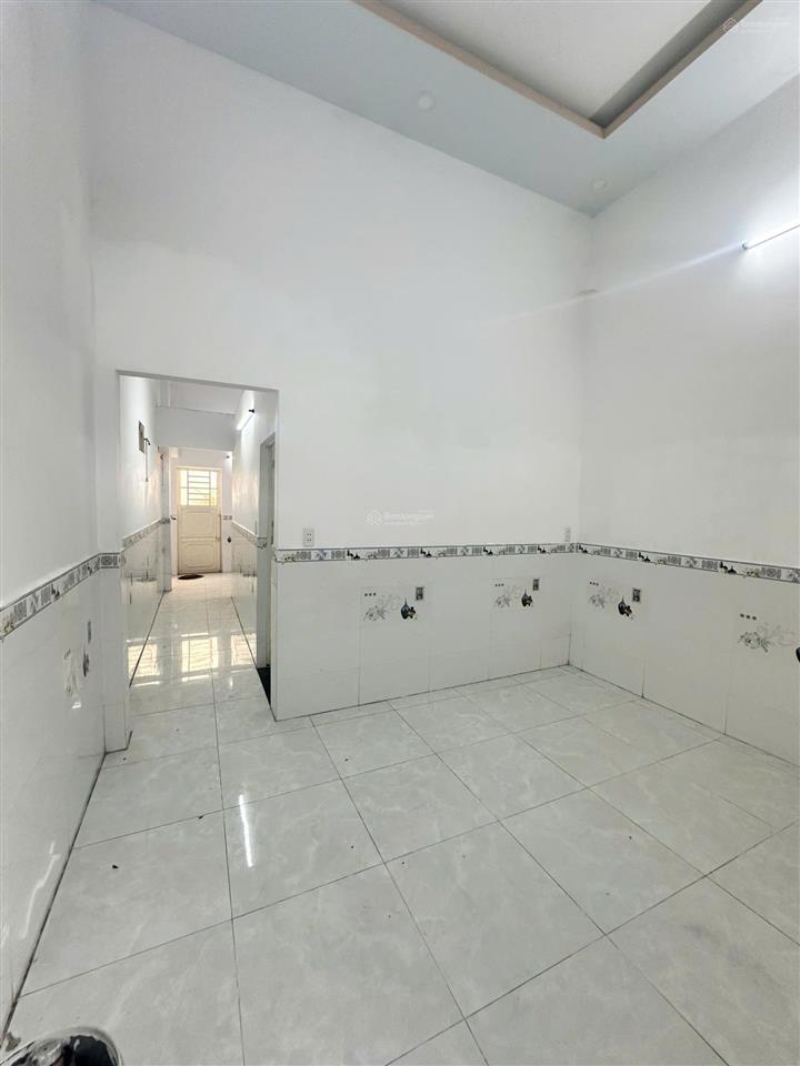 Tân xuân còn sót căn nhà shr 2,75 tỷ dt 4x14m nhà cấp 4. hẻm xe hơi vào được gần tô ký