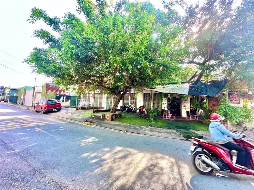 Hàng hiếm trung chánh, đất mặt tiền sầm uất mà ngang lại hơn 6m, thiết kế cực kỳ đẹp ạ