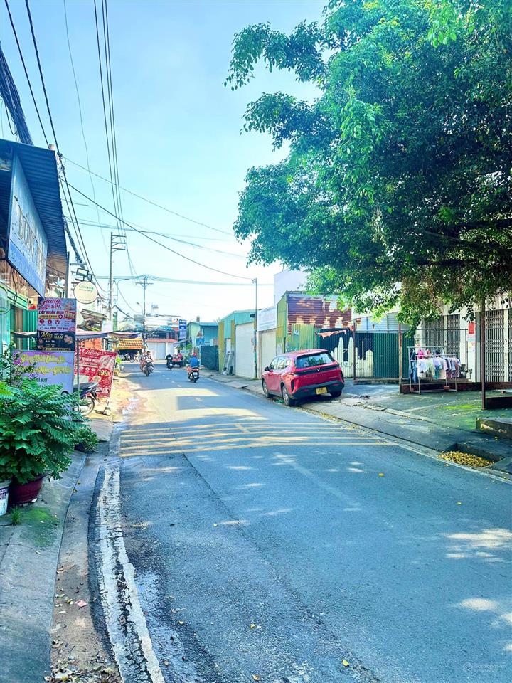Hàng hiếm trung chánh, đất mặt tiền sầm uất mà ngang lại hơn 6m, thiết kế cực kỳ đẹp ạ