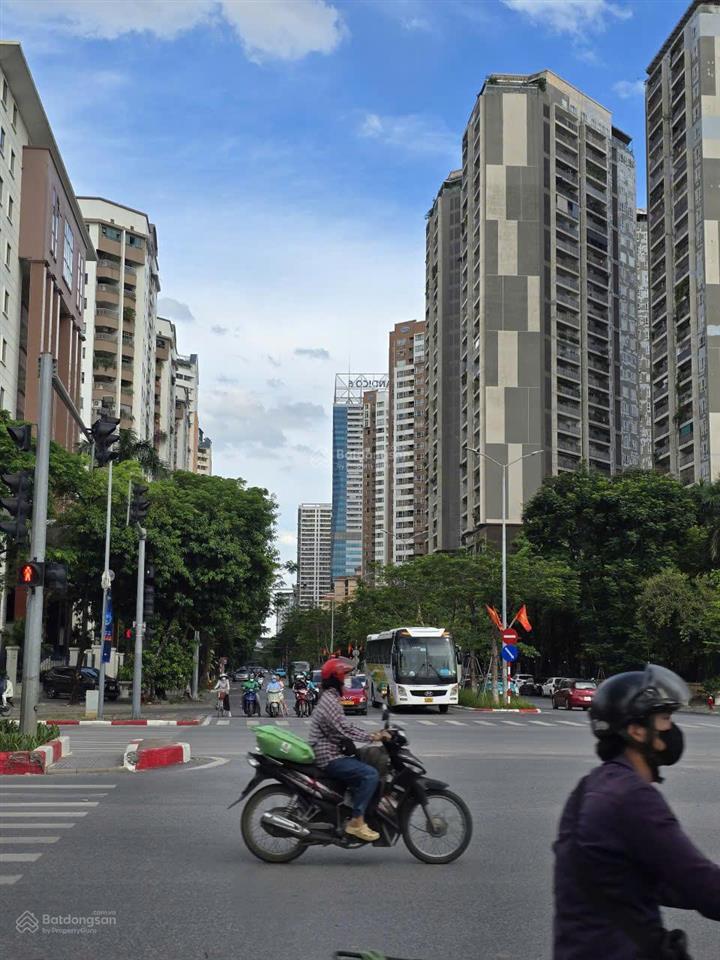 Cho thuê nhà 6 tầng, mặt phố trần duy hưng, yên hòa, cầu giấy, giá thỏa thuận