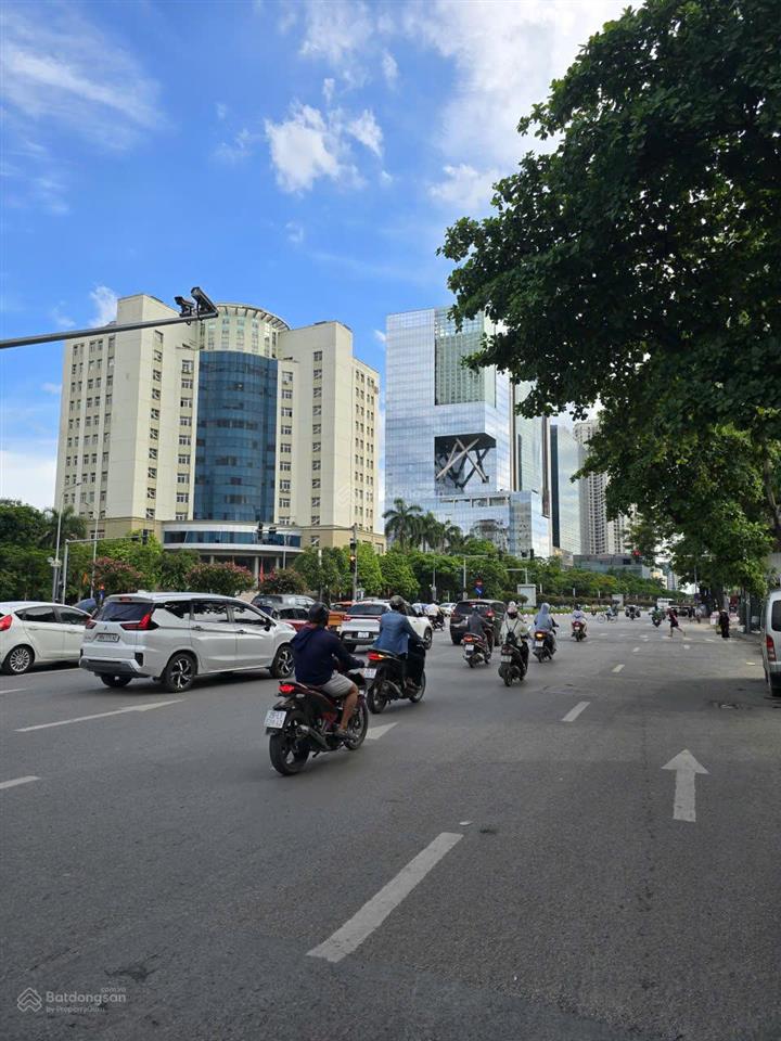 Cho thuê nhà 6 tầng, mặt phố trần duy hưng, yên hòa, cầu giấy, giá thỏa thuận