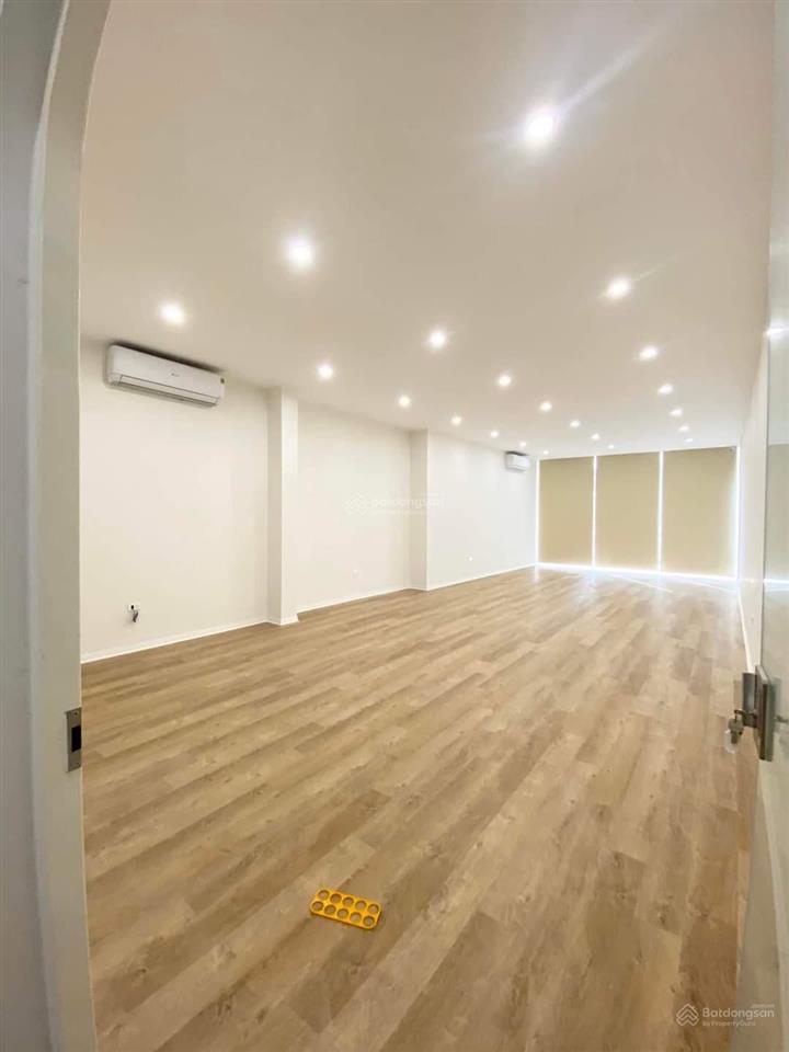 Cho thuê nhà mp thái hà, dt 70m2 x 5 tầng, mt 4.5m, thông sàn, thang máy, vị trí đẹp!