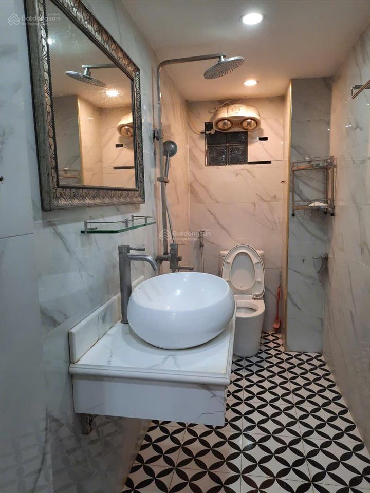 Cho thuê căn hộ 45m2 phố nguyễn đình chiểu, full nội thất, ban công, sân rộng, cạnh công viên