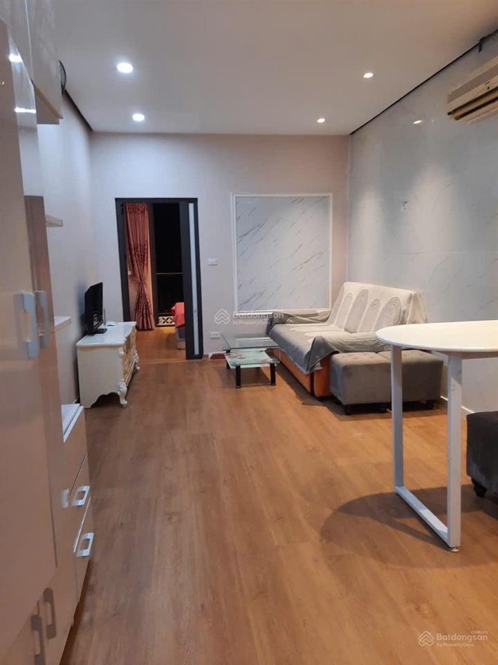 Cho thuê căn hộ 45m2 phố nguyễn đình chiểu, full nội thất, ban công, sân rộng, cạnh công viên