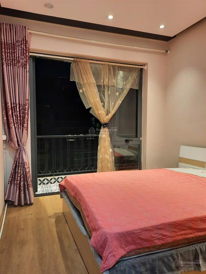 Cho thuê căn hộ 45m2 phố nguyễn đình chiểu, full nội thất, ban công, sân rộng, cạnh công viên