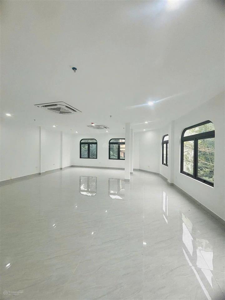 Cho thuê nhà phố nguyễn văn trỗi, dt 80m2 x 7.5 tầng, mt 6m, lô góc, thông sàn, thang máy, pccc!