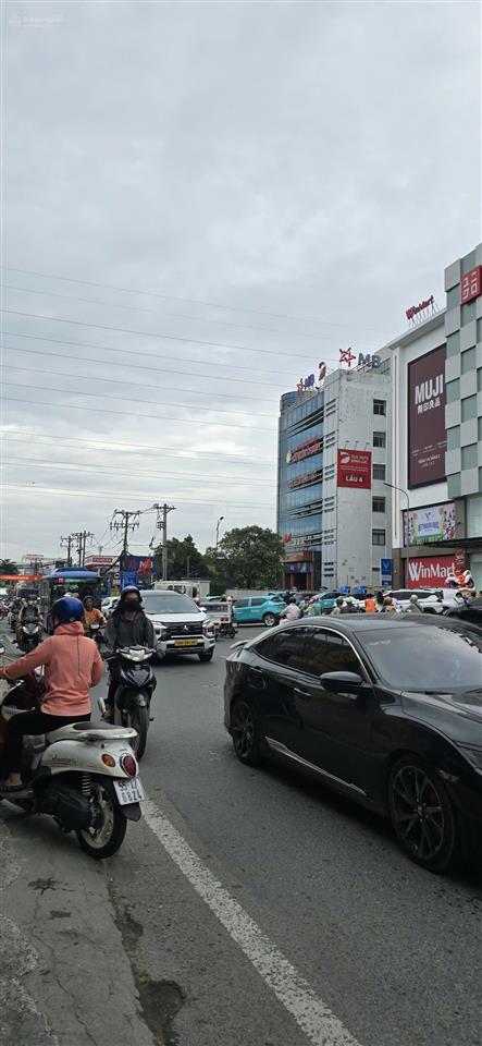146 tr/m2 lô đất 212m2 mặt tiền lê văn việt gần vincom. 6x25m, nh 12m. gpxd hầm, 7 tầng.0905 383 ***