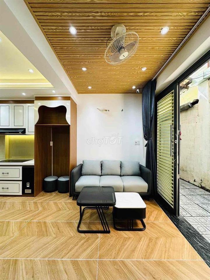 nhà 3 phòng ngủ lớn trên đường quang trung