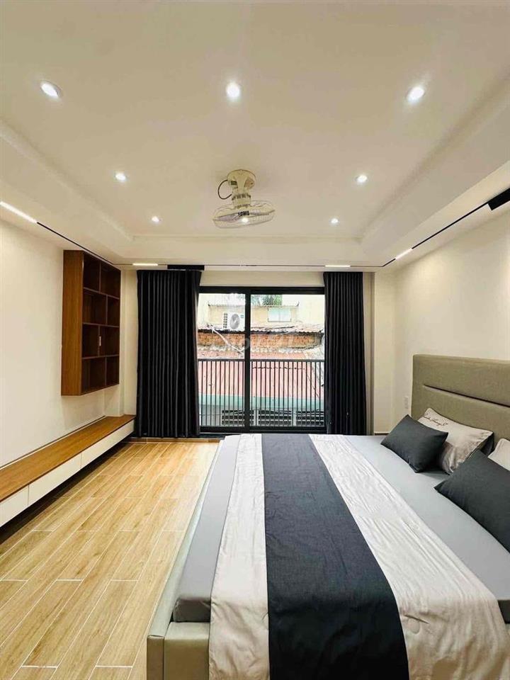 nhà 3 phòng ngủ lớn trên đường quang trung