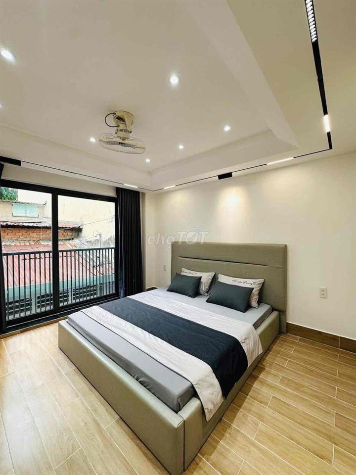nhà 3 phòng ngủ lớn trên đường quang trung