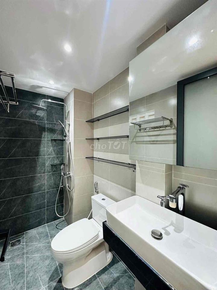 nhà 3 phòng ngủ lớn trên đường quang trung
