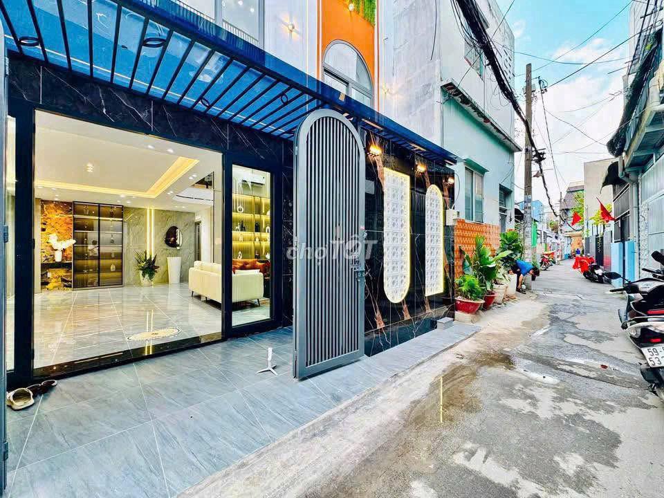 Bán nhà 58.5m2 Nguyễn Văn Lượng Gò Vấp, Gara ô tô, đối diện Lotte Mart