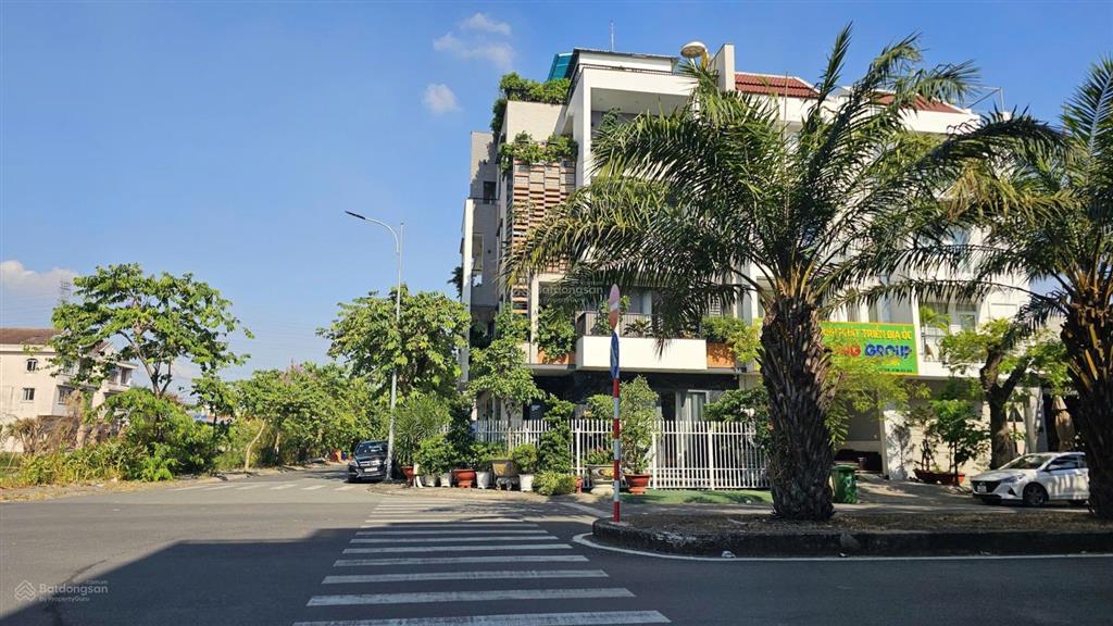Đường d9 kdc the seasons lái thiêu giá 4 tỷ 950 triệu, đi bộ vài bước đến siêu thị lotte mart