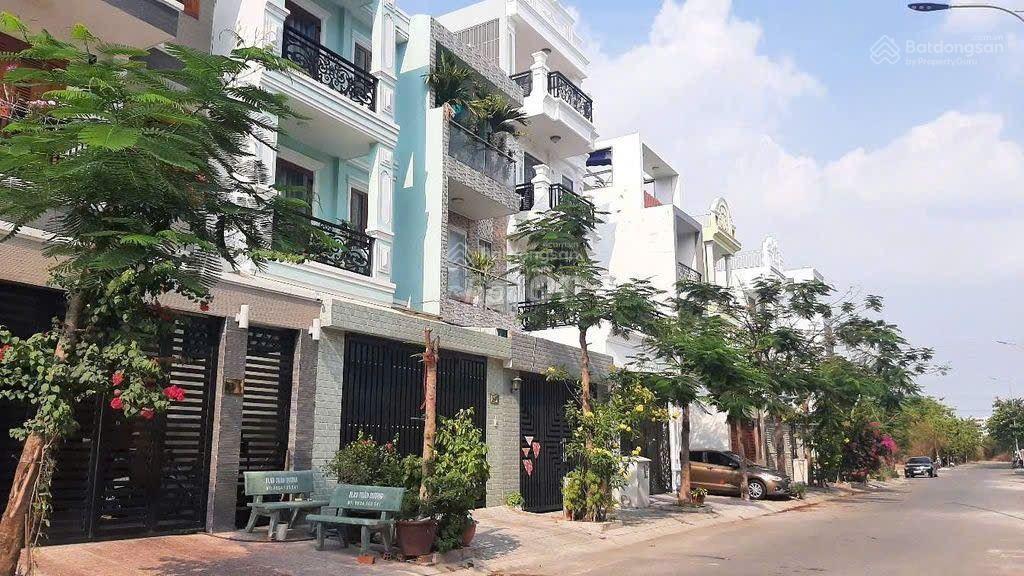 Đường d9 kdc the seasons lái thiêu giá 4 tỷ 950 triệu, đi bộ vài bước đến siêu thị lotte mart