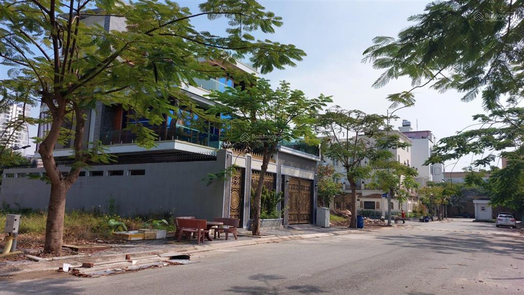 Đường d9 kdc the seasons lái thiêu giá 4 tỷ 950 triệu, đi bộ vài bước đến siêu thị lotte mart
