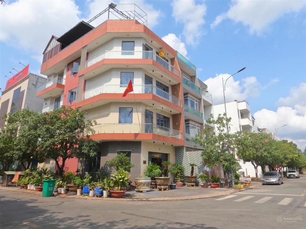 Đường d9 kdc the seasons lái thiêu giá 4 tỷ 950 triệu, đi bộ vài bước đến siêu thị lotte mart