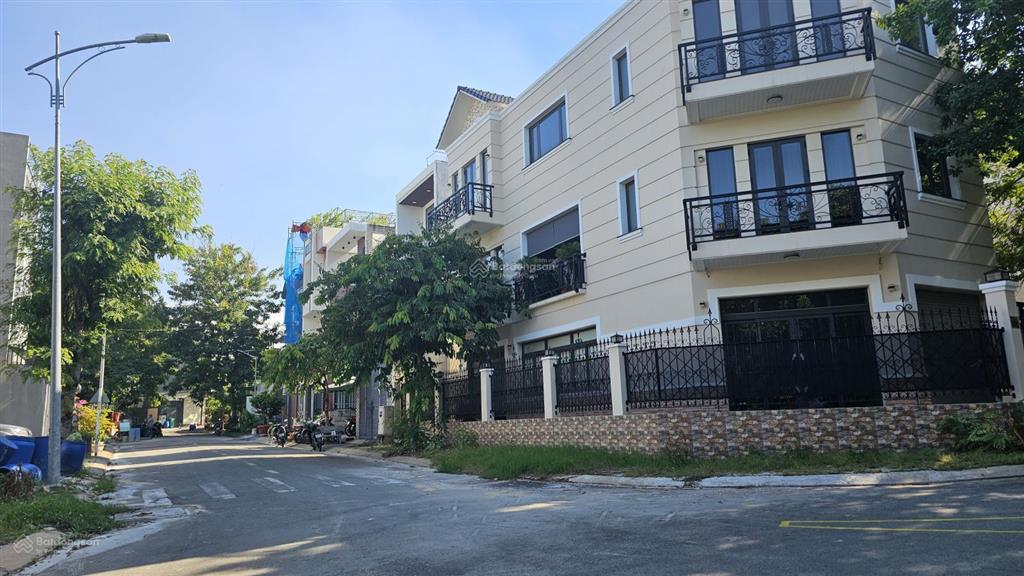 Bán đất kdc central garden lái thiêu 5x22m (109m2) giá 4 tỷ 650tr