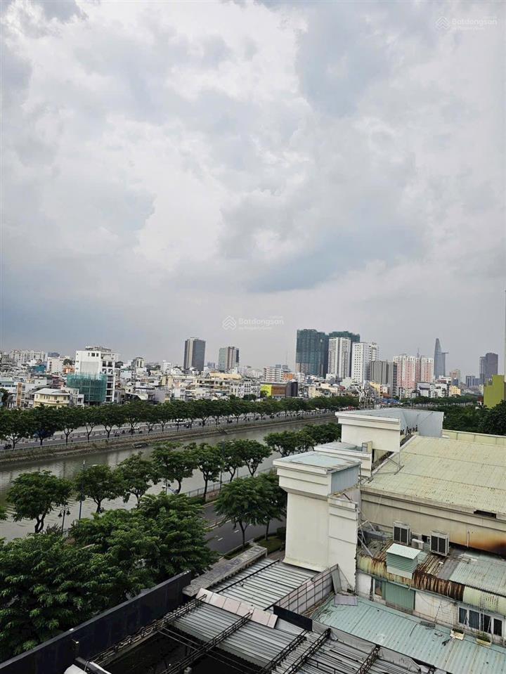 Bán chung cư khánh hội 3  căn góc  view bitexco  75m 2pn 2wc  giá 5,5 tỷ (đã có sổ)