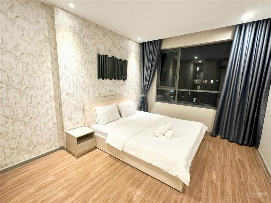 Cho thuê chung cư gold view  117m2 3pn 2wc  giá 30tr/tháng  căn góc, 2 ban công
