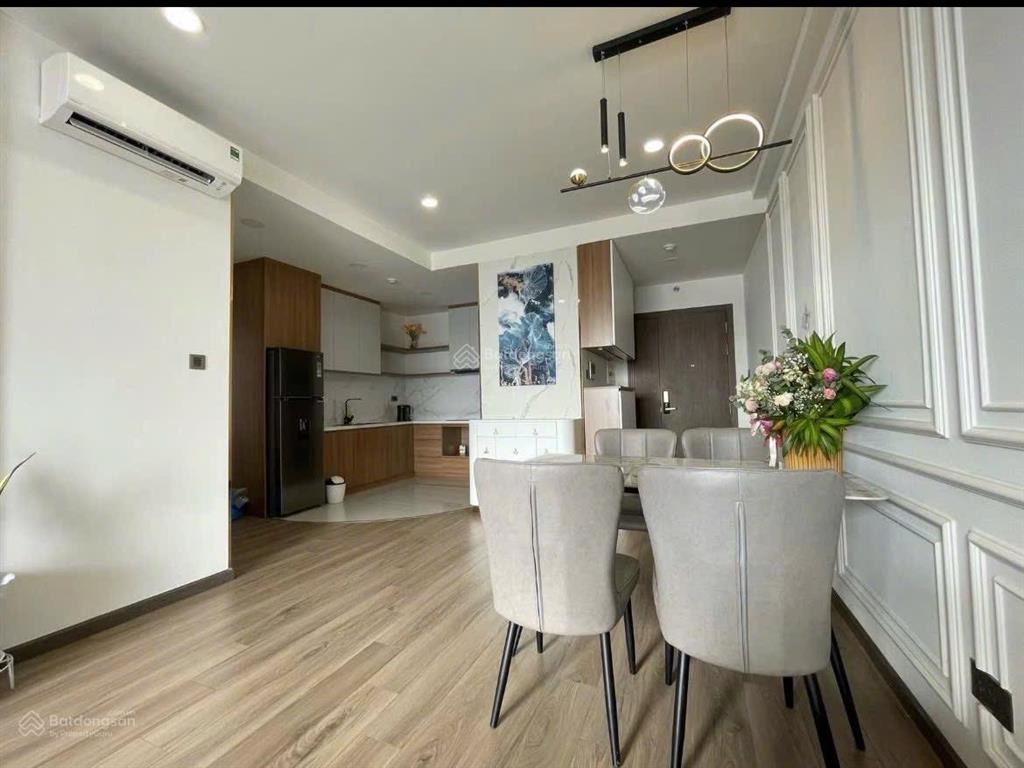 Cho thuê chung cư saigon royal  86m2 2pn 2wc  giá 25tr