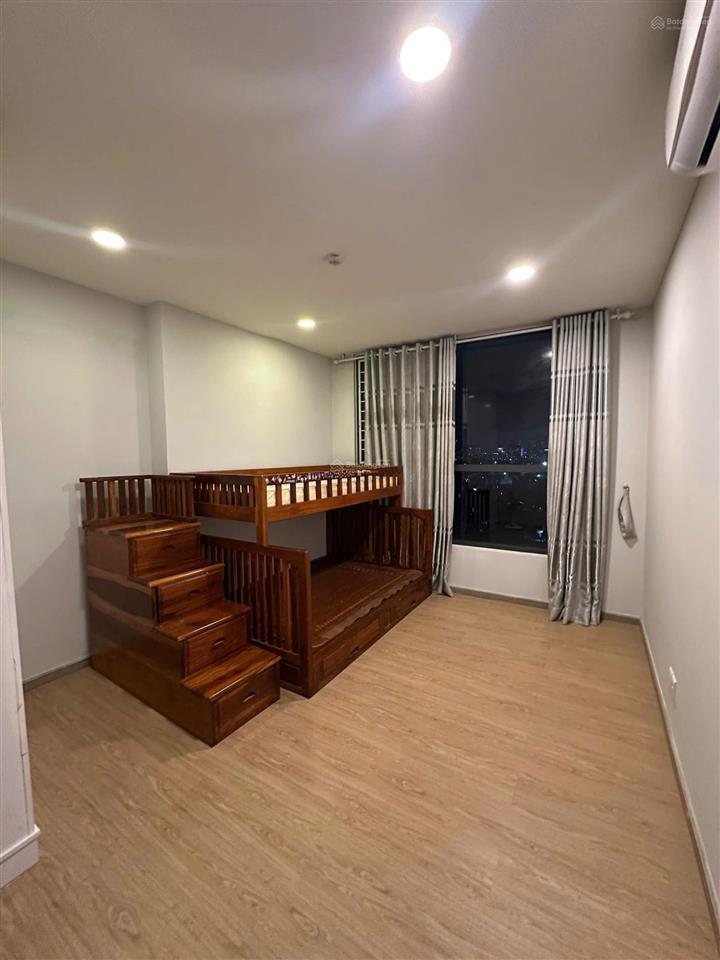 Bán chung cư riva park  lầu cao view đẹp thoáng  105m2 3pn2wc  giá 7 tỷ (bao gồm 5% sổ)