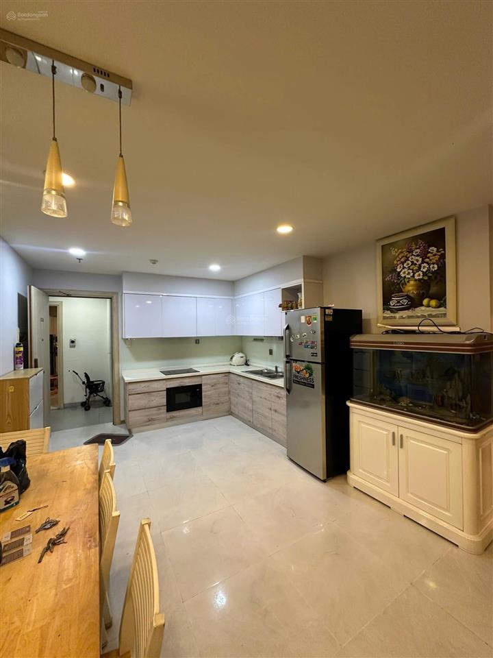 Bán chung cư riva park  lầu cao view đẹp thoáng  105m2 3pn2wc  giá 7 tỷ (bao gồm 5% sổ)