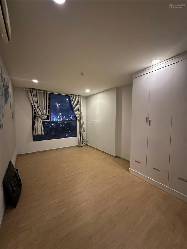 Bán chung cư riva park  lầu cao view đẹp thoáng  105m2 3pn2wc  giá 7 tỷ (bao gồm 5% sổ)