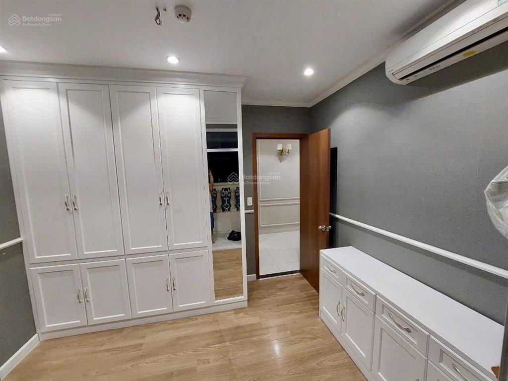 Cho thuê chung cư grand riverside  căn góc, 2 ban công  135m2 4pn 2wc  giá 28tr/tháng