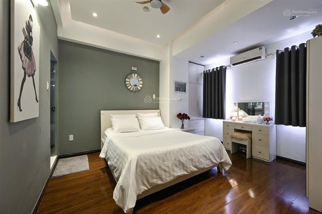Bán chung cư vạn đô  căn góc, 2 ban công  77m2 2pn2wc  giá 5,6 tỷ (đã có sổ)