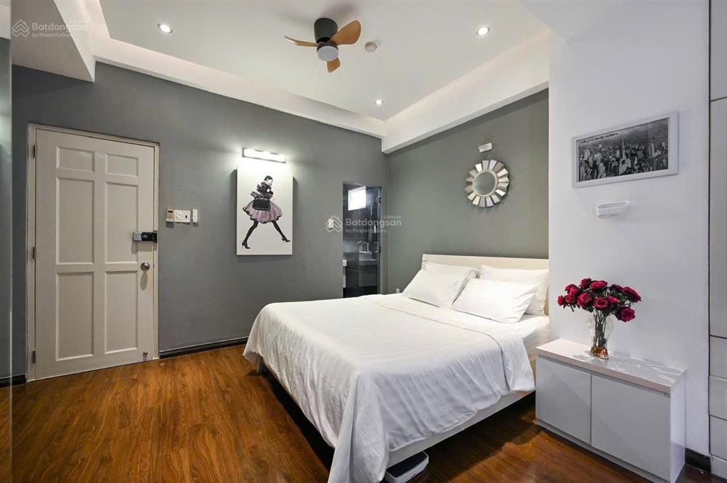 Bán chung cư vạn đô  căn góc, 2 ban công  77m2 2pn2wc  giá 5,6 tỷ (đã có sổ)