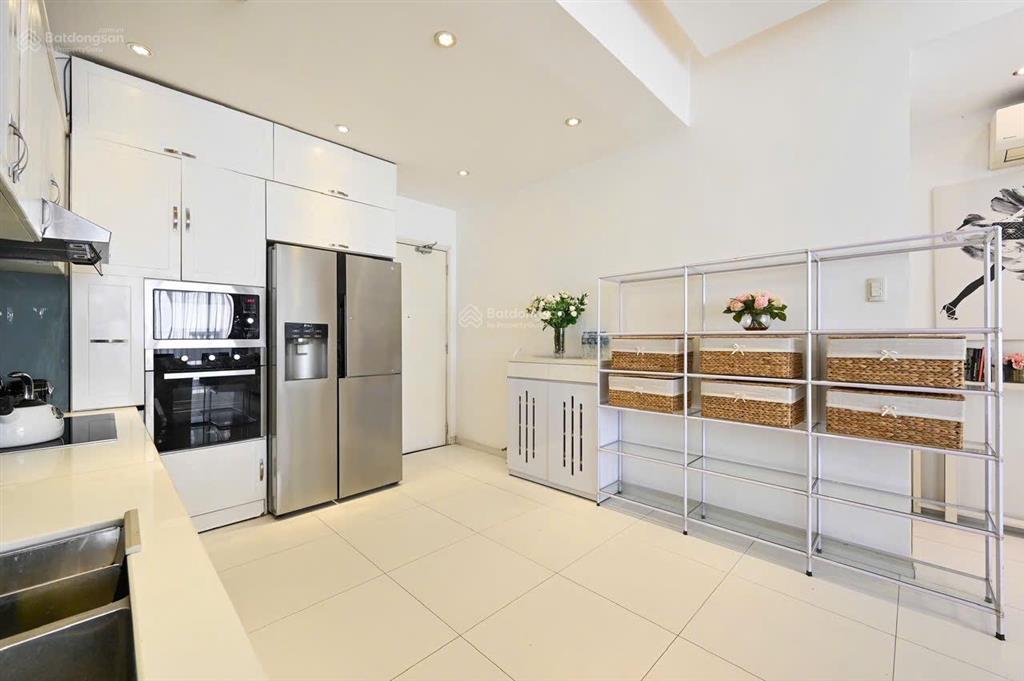 Bán chung cư vạn đô  căn góc, 2 ban công  77m2 2pn2wc  giá 5,6 tỷ (đã có sổ)