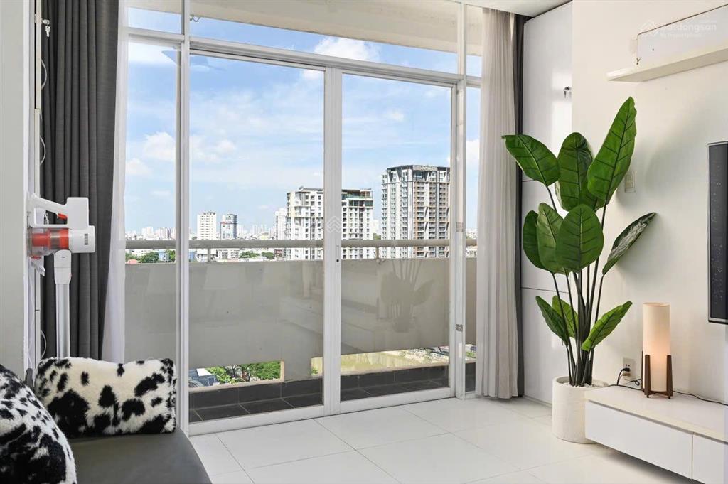 Bán chung cư vạn đô  căn góc, 2 ban công  77m2 2pn2wc  giá 5,6 tỷ (đã có sổ)