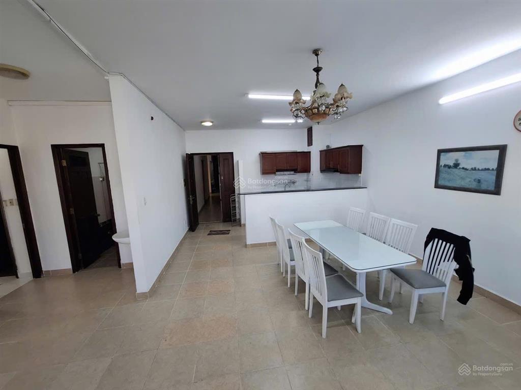Bán chung cư khánh hội 2  căn góc 100m2 2pn 2wc  có nội thất  giá 6,5 tỷ (đã có sổ)